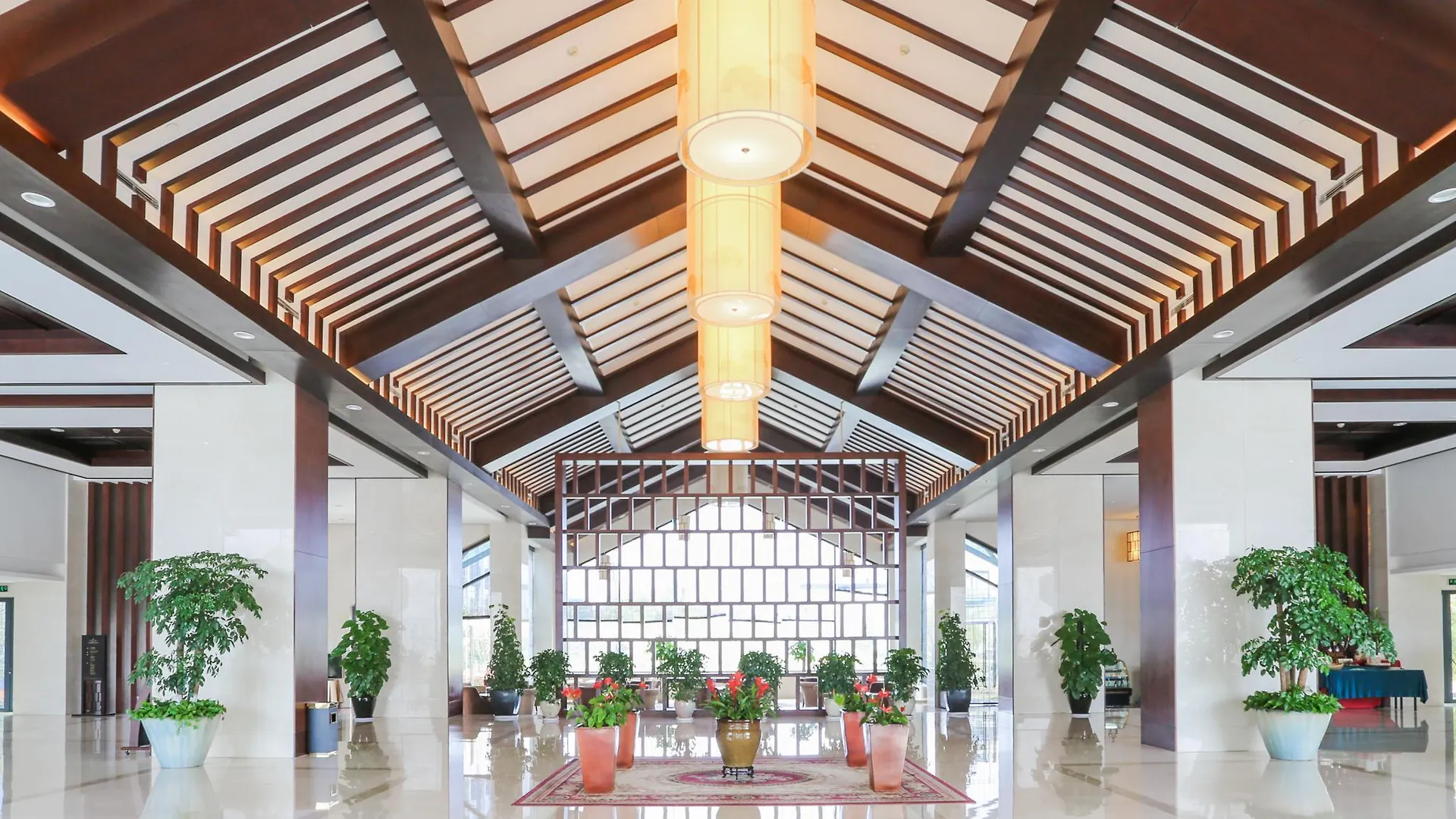 Ramada Suzhou Luzhi Hotel