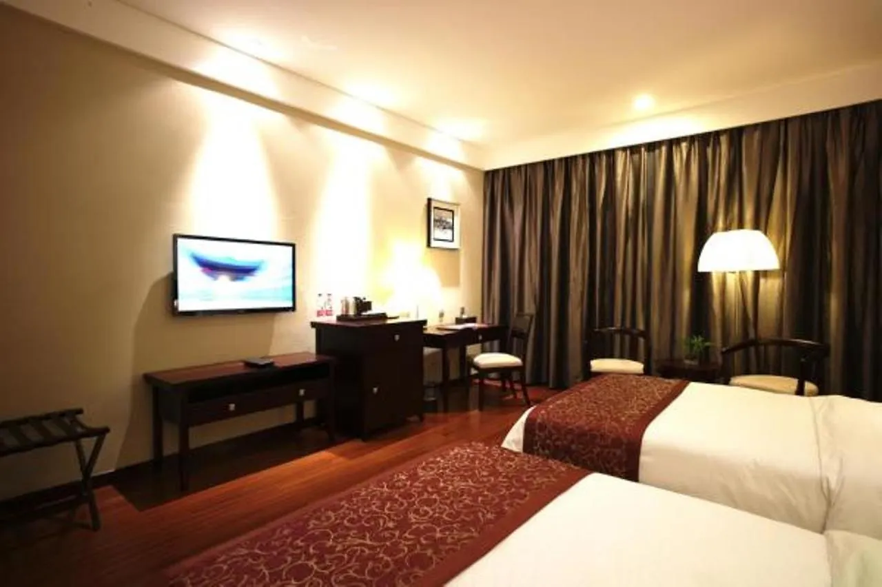 Hotel Ramada Suzhou Luzhi